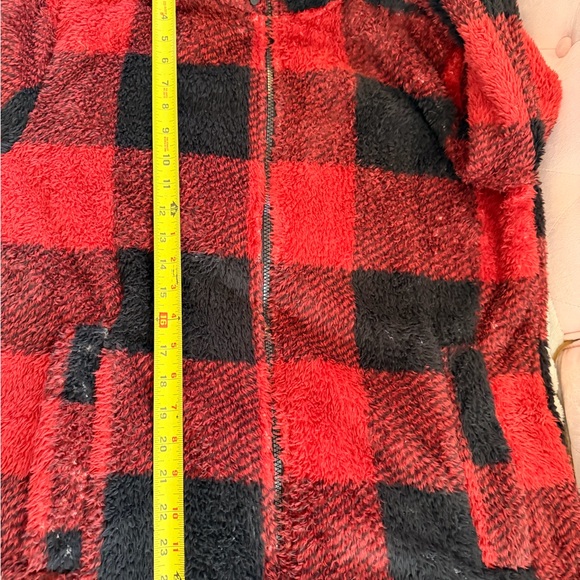 Red and Black Plaid Fleece Stillwater Supply Jacket - Picture 5 of 7